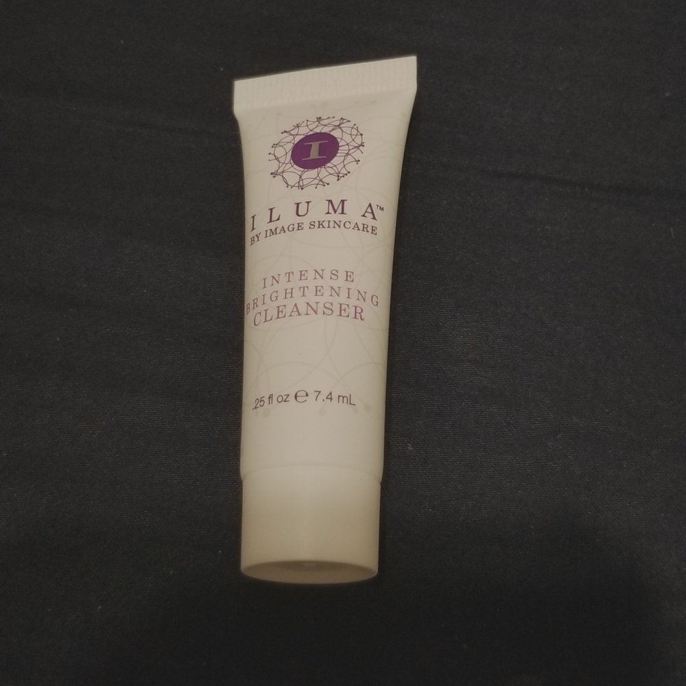 Iluma brightening cleanser